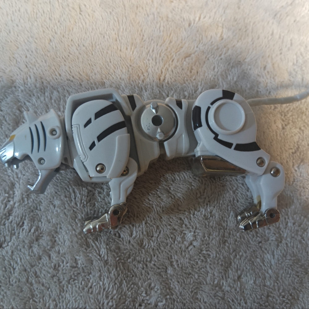 Bandai Power Rangers Wild Force Geo White Tiger Megazoid DX LHighly sought-aft